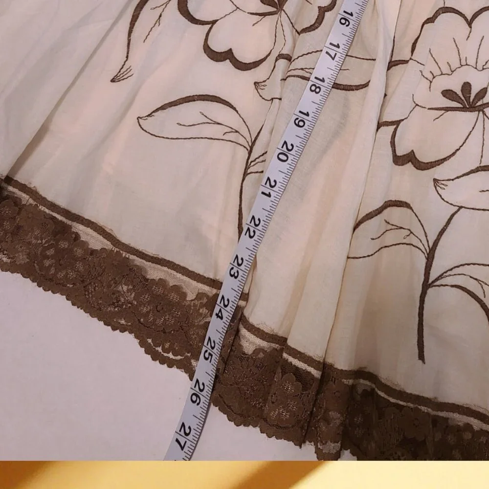 Vintage-Inspired Floral Embroidered Midi Skirt - Picture 10 of 11